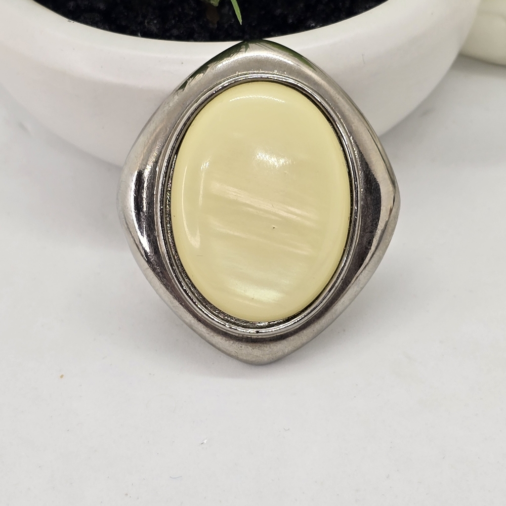 Vintage Mother of Pearl Brooch Large Silver-tone - Picture 4 of 4